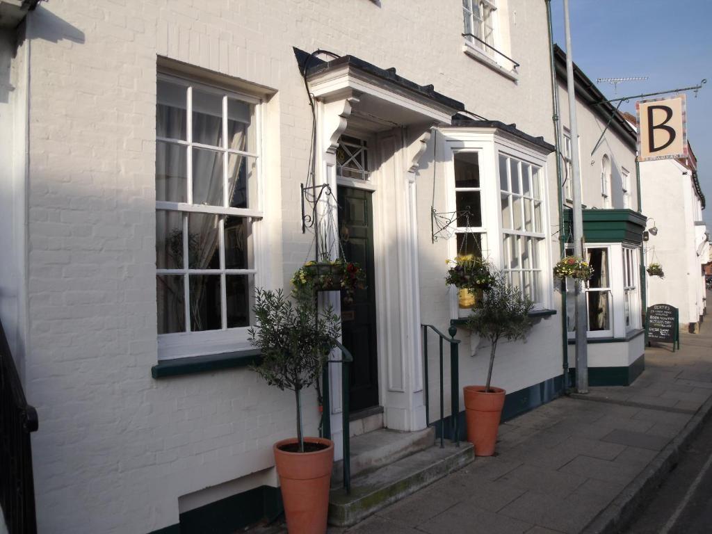 Berties Romsey Exterior foto